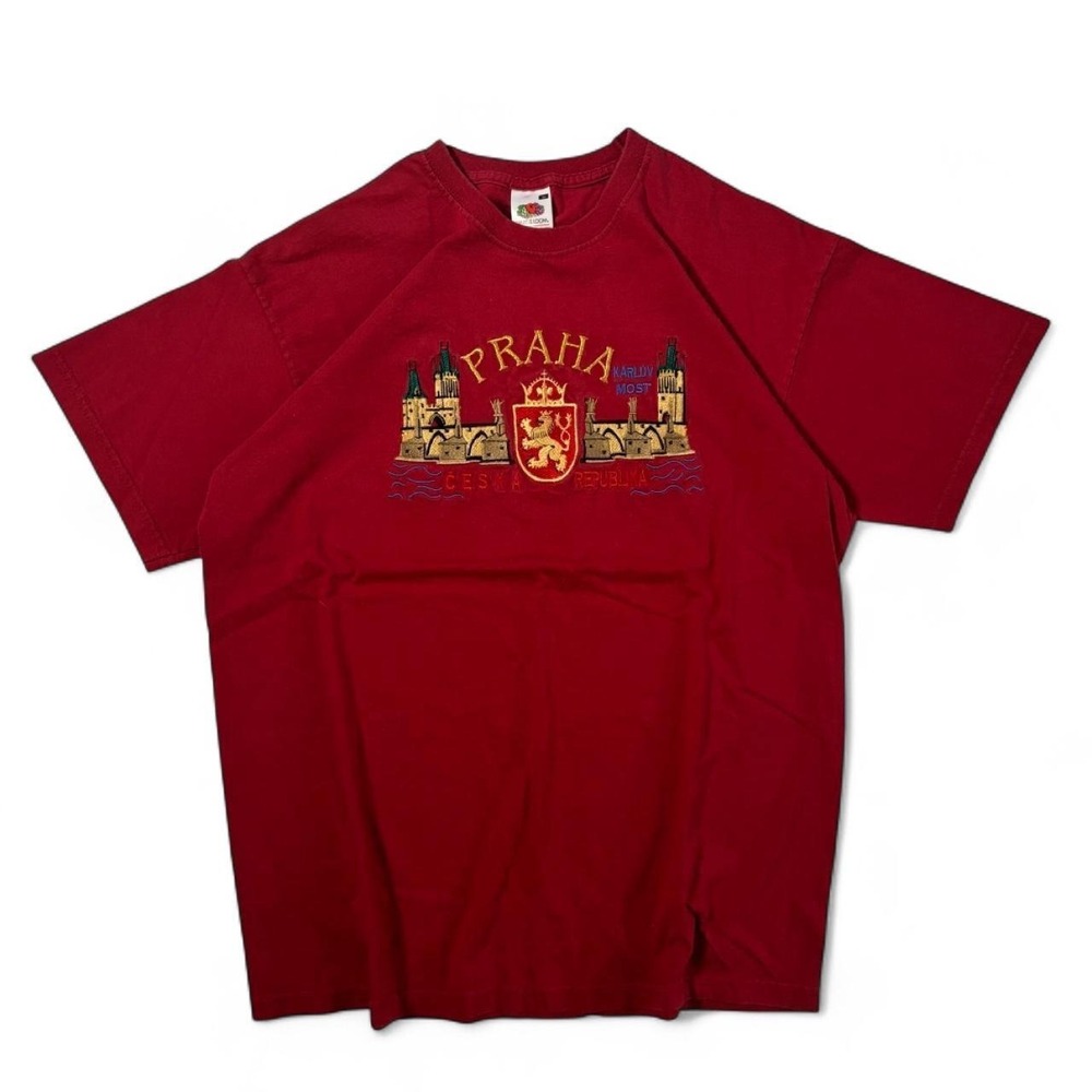 Red Prague Czech Republic Embroidered Graphic T-Shirt - M‎